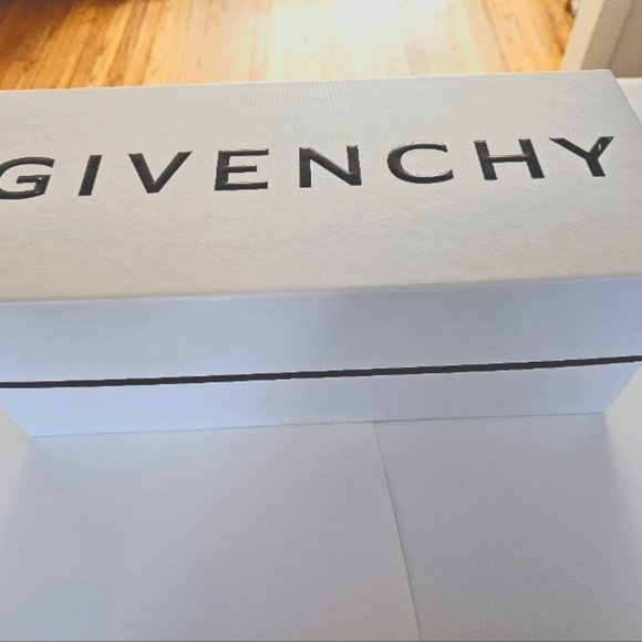 Authentic Givenchy Shoe Box - Picture 8 of 8